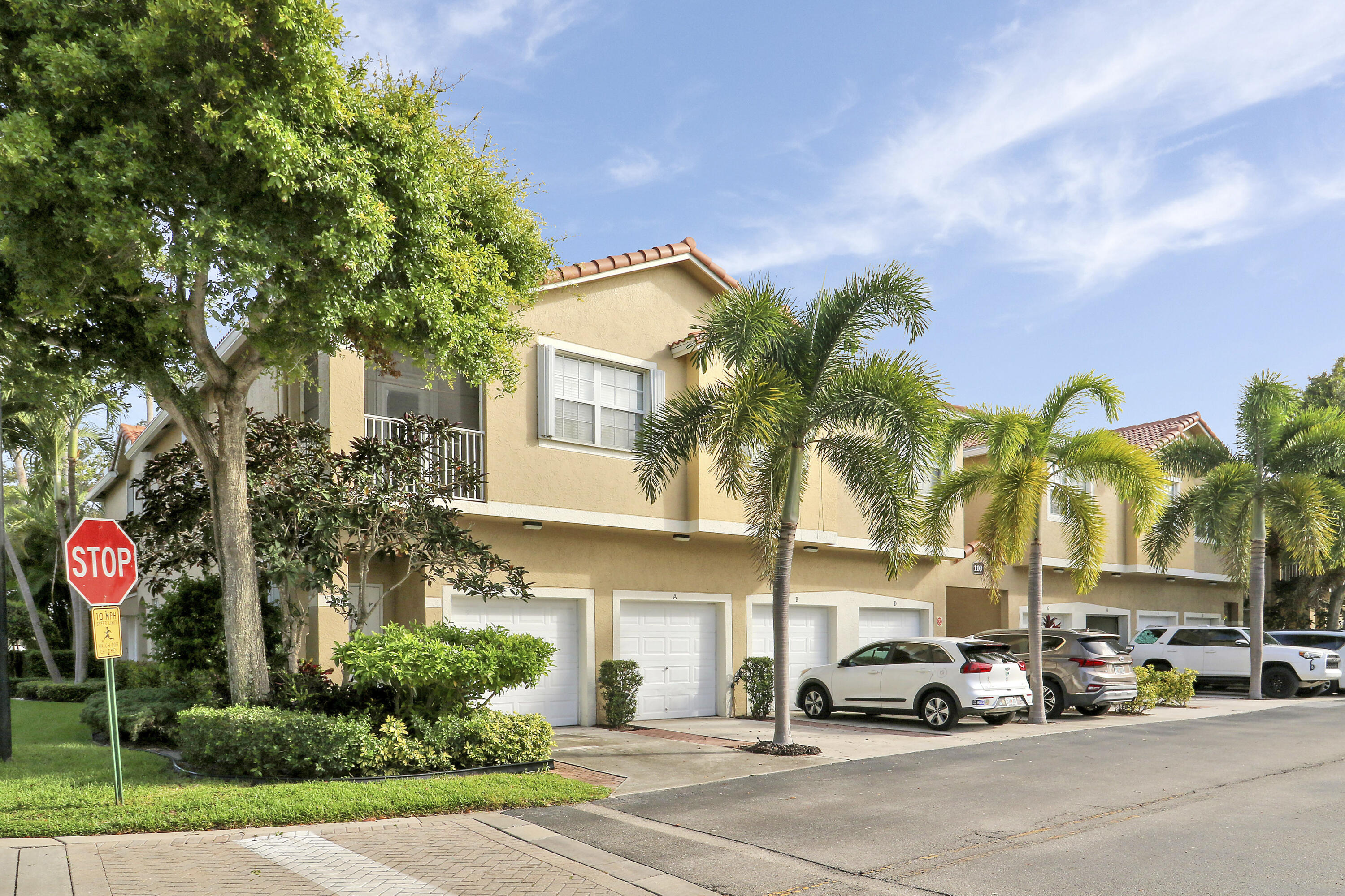 TEQUESTA TRACE CONDO - Residential