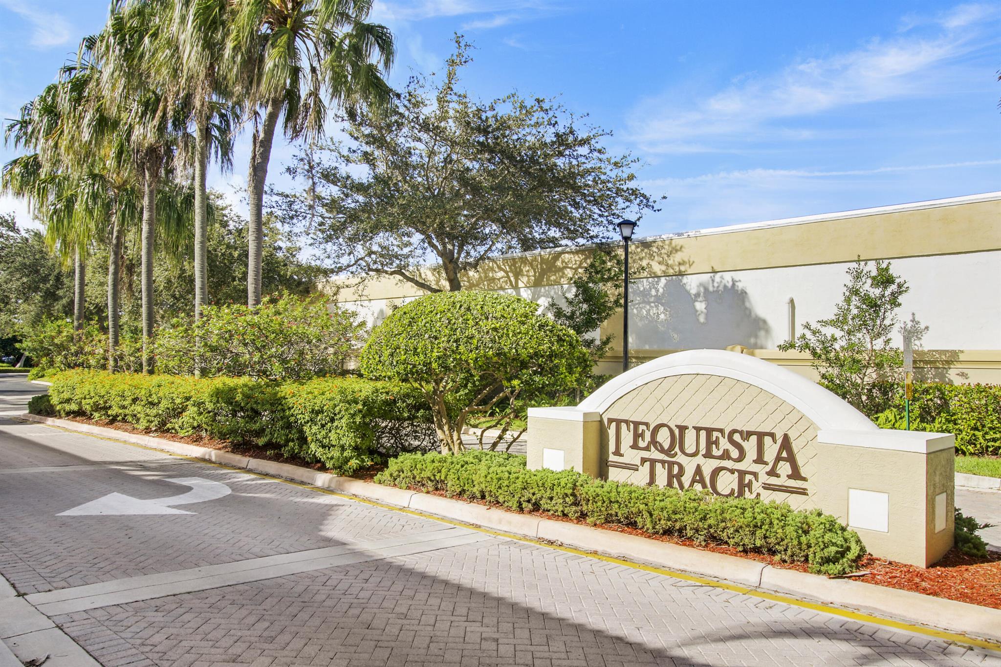 TEQUESTA TRACE CONDO - Residential