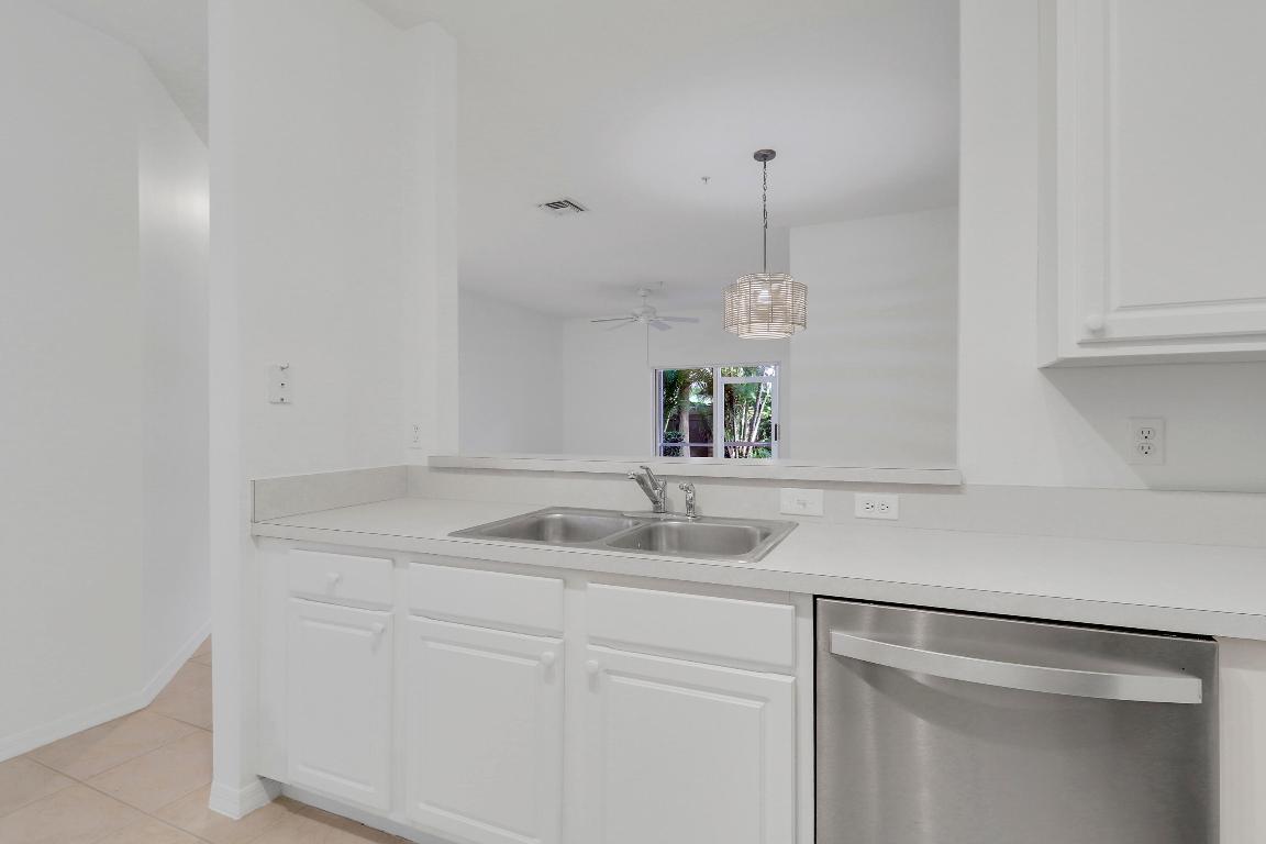 TEQUESTA TRACE CONDO - Residential