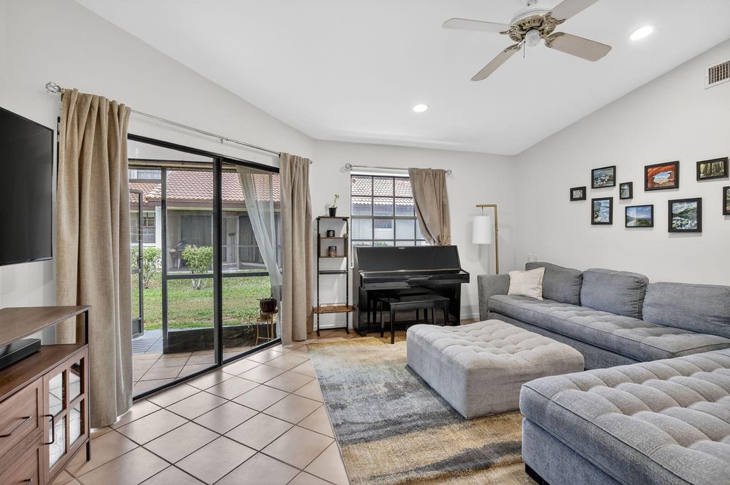 Photo of 8841 W Sunrise Blvd, Plantation, FL 33322 (MLS # B26001085)