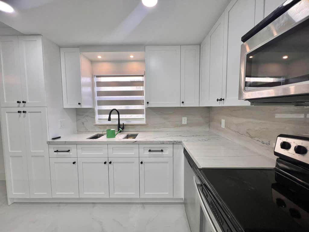 Photo of 720 N Dixie Highway #203, Lantana, FL 33462 (MLS # R11101552)