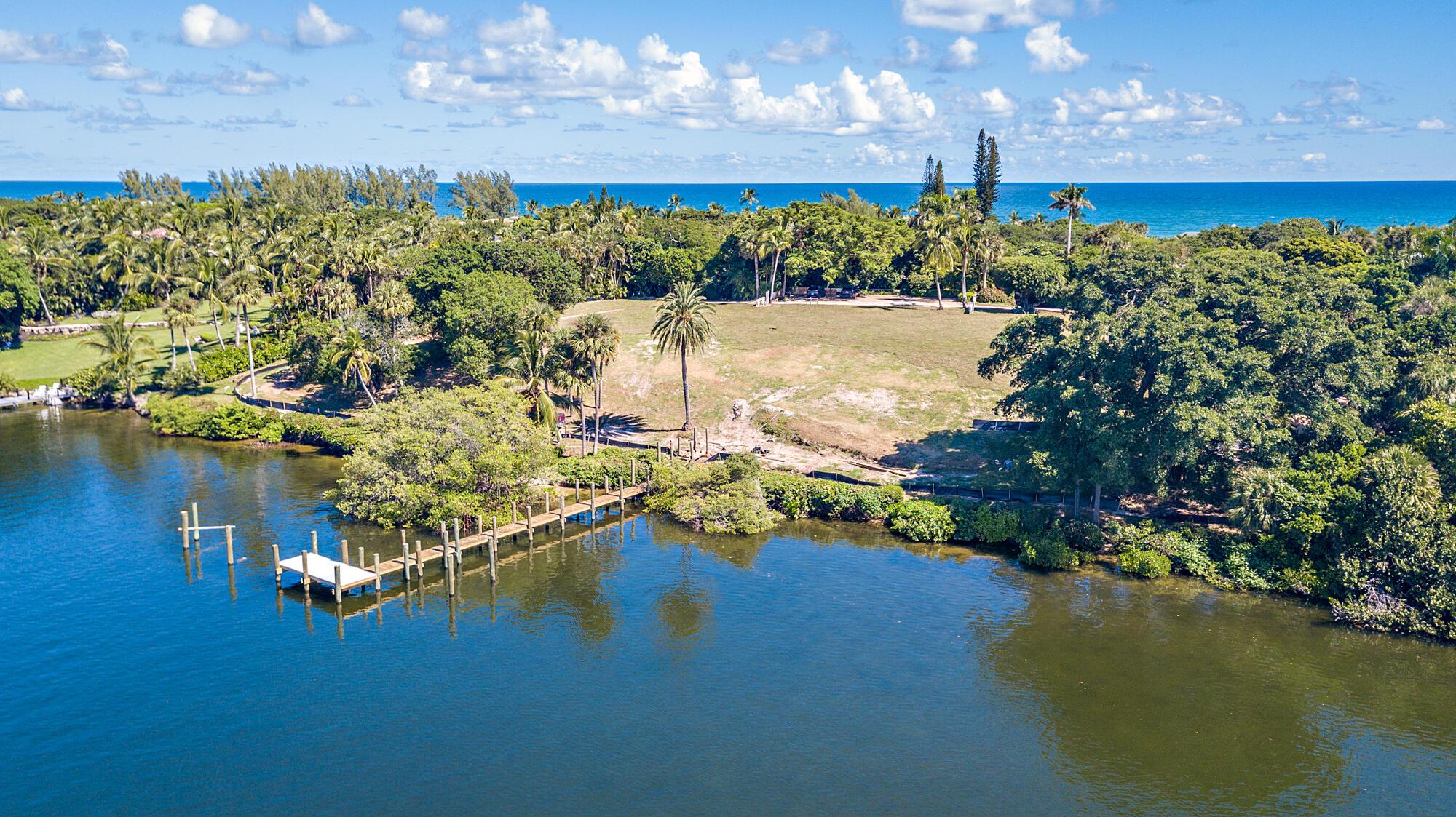 JUPITER ISLAND - Land