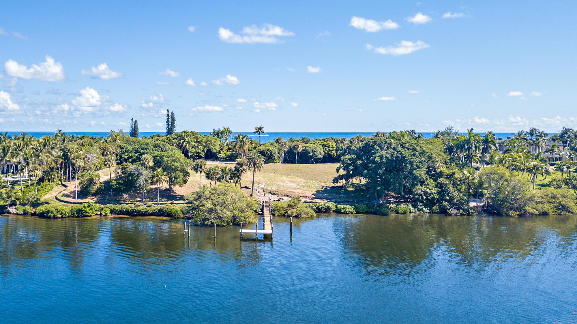 JUPITER ISLAND - Land