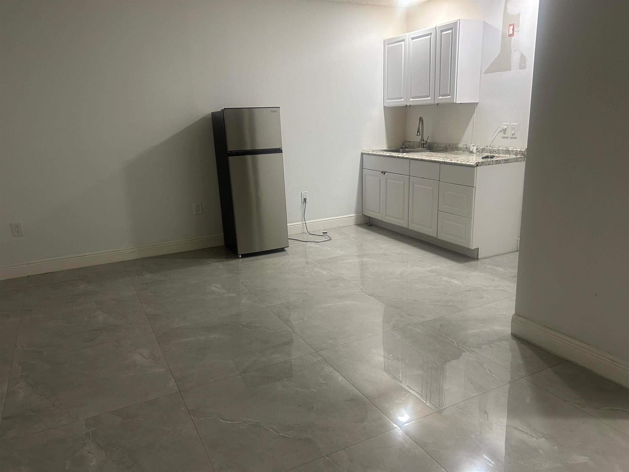 FLORIDA GARDENS 4 - Residential Lease