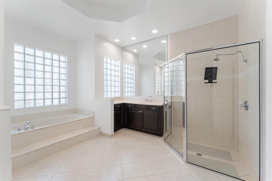 SUNSET LAKES PLAT THREE - Residential