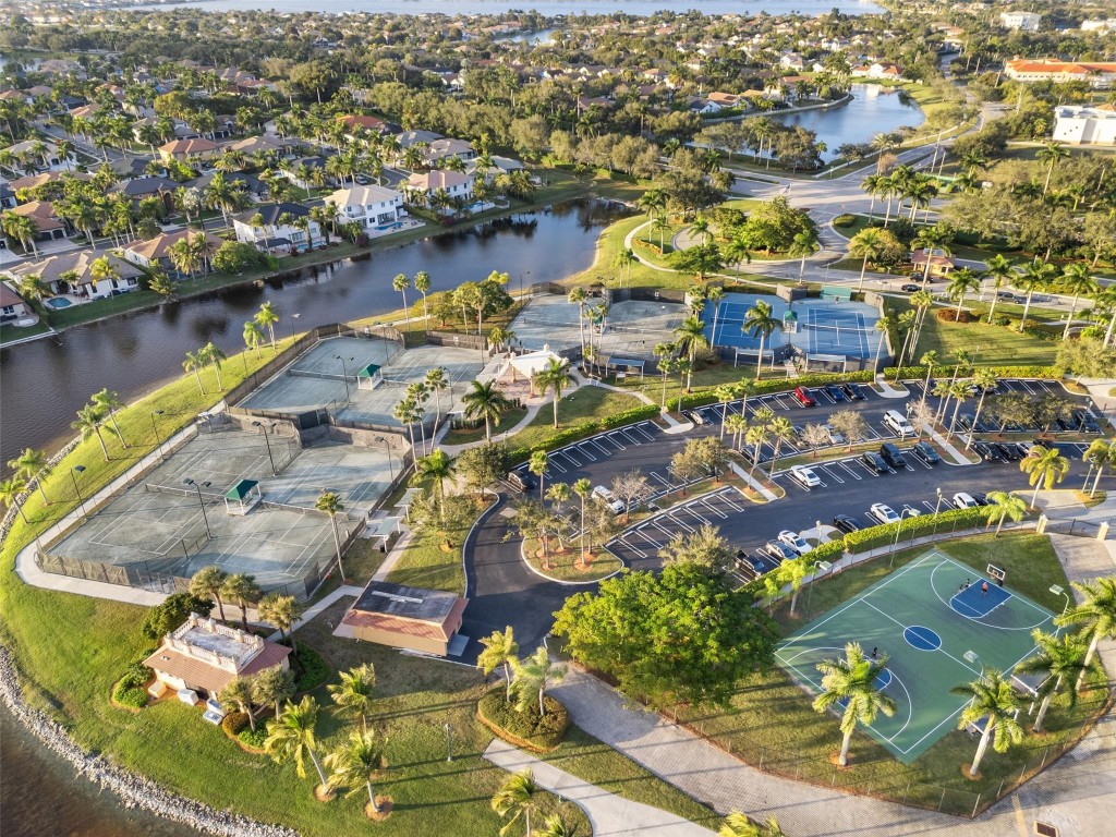 SUNSET LAKES PLAT THREE - Residential