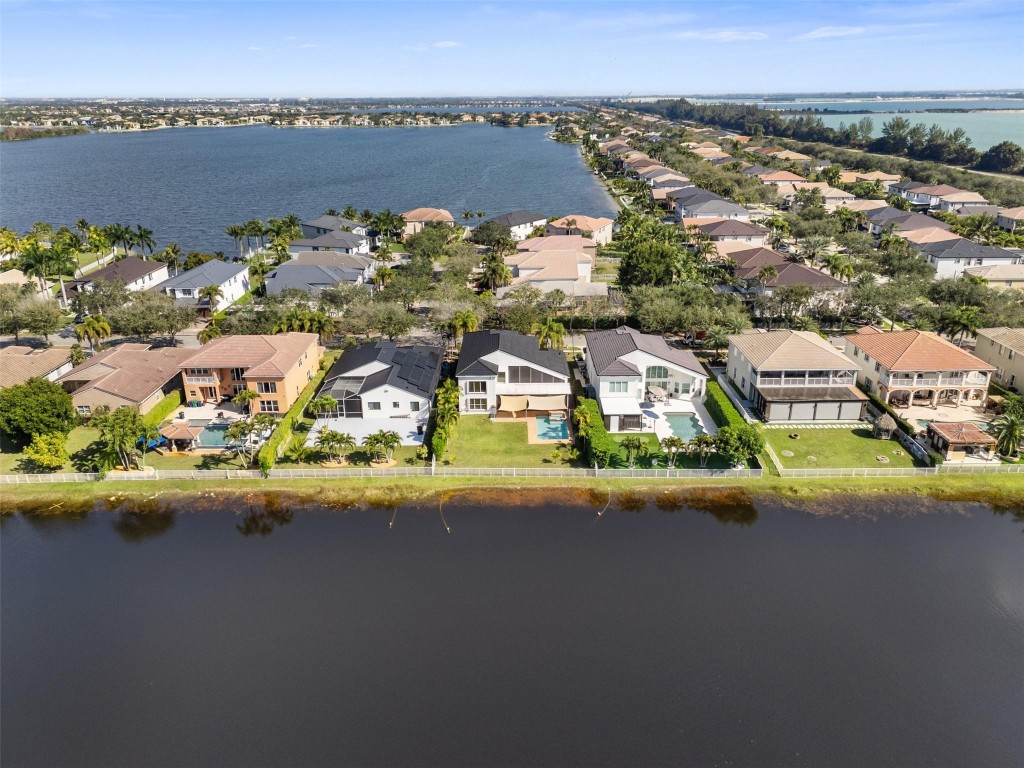 SUNSET LAKES PLAT THREE - Residential