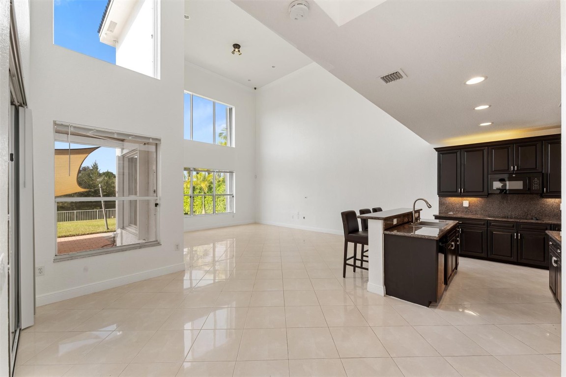 SUNSET LAKES PLAT THREE - Residential