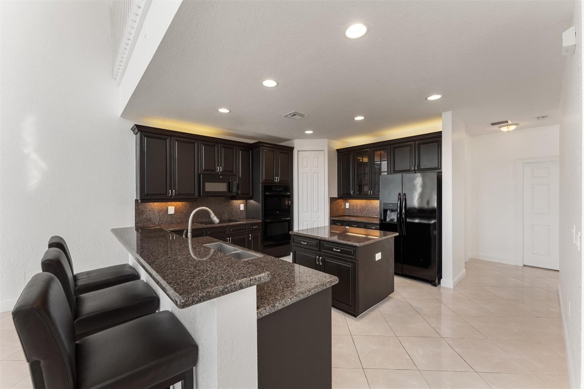 SUNSET LAKES PLAT THREE - Residential