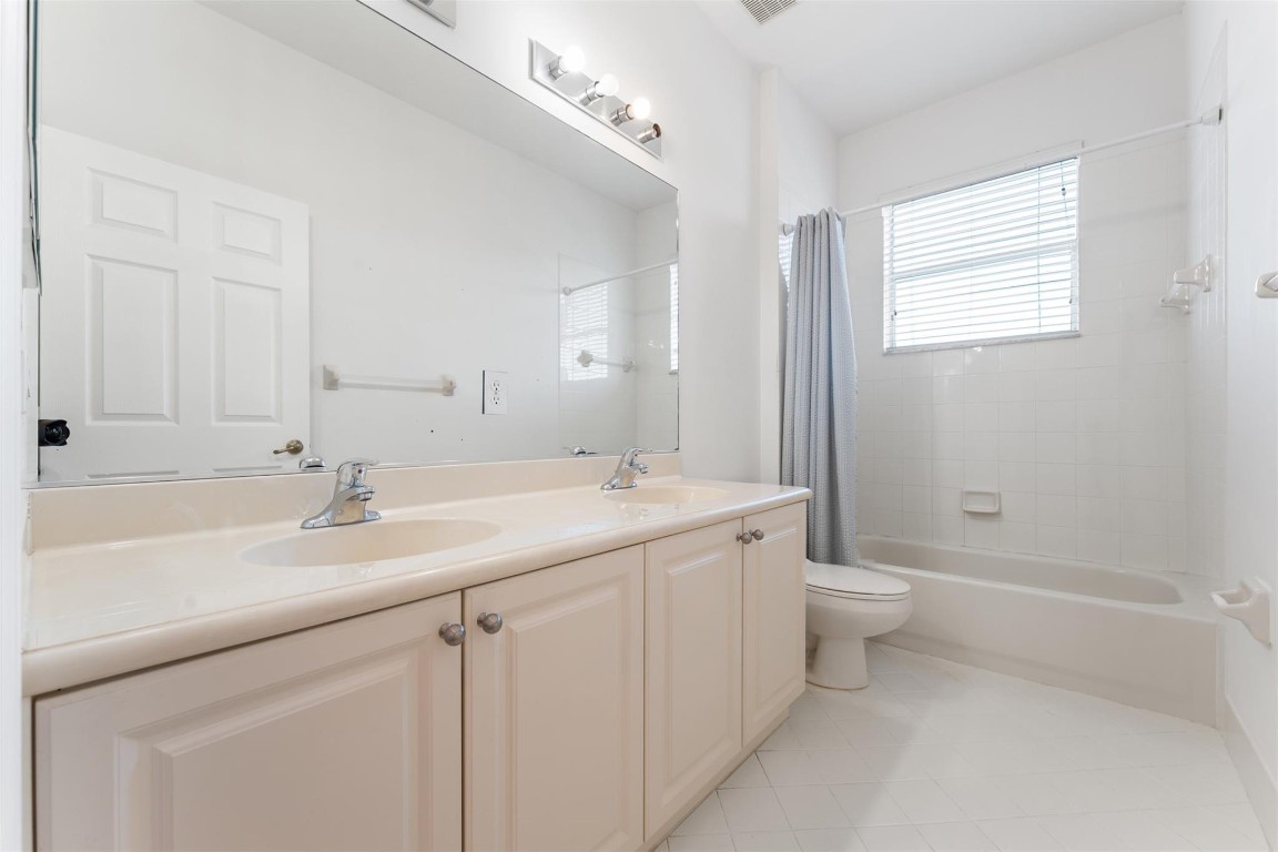 SUNSET LAKES PLAT THREE - Residential