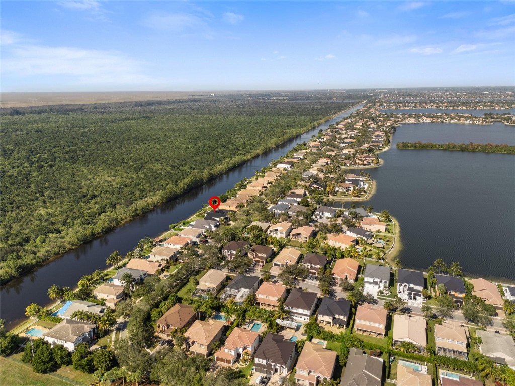 SUNSET LAKES PLAT THREE - Residential