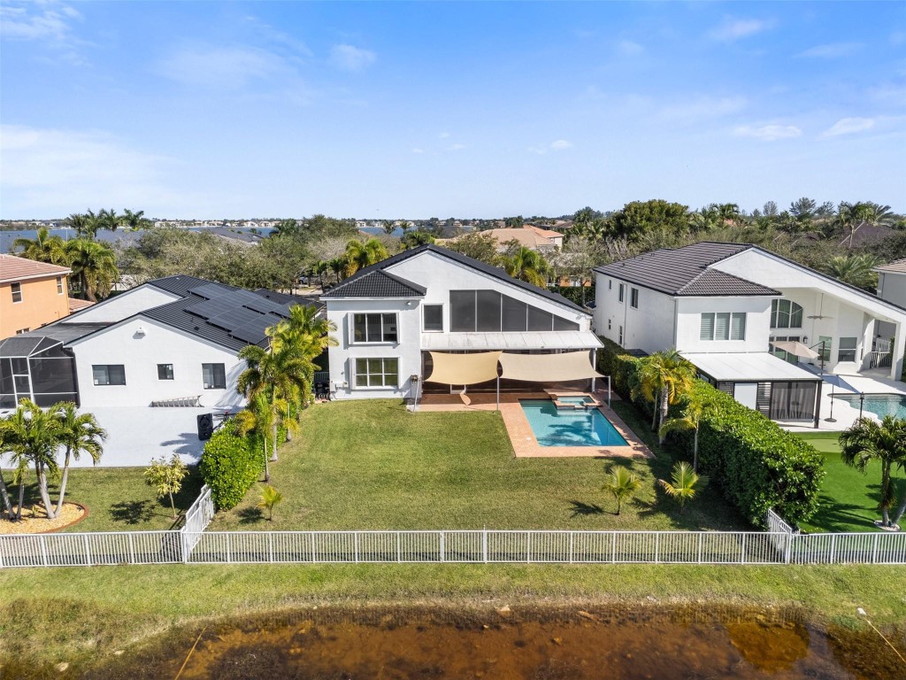 SUNSET LAKES PLAT THREE - Residential