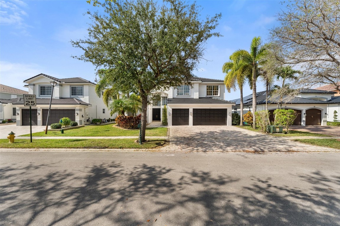 SUNSET LAKES PLAT THREE - Residential