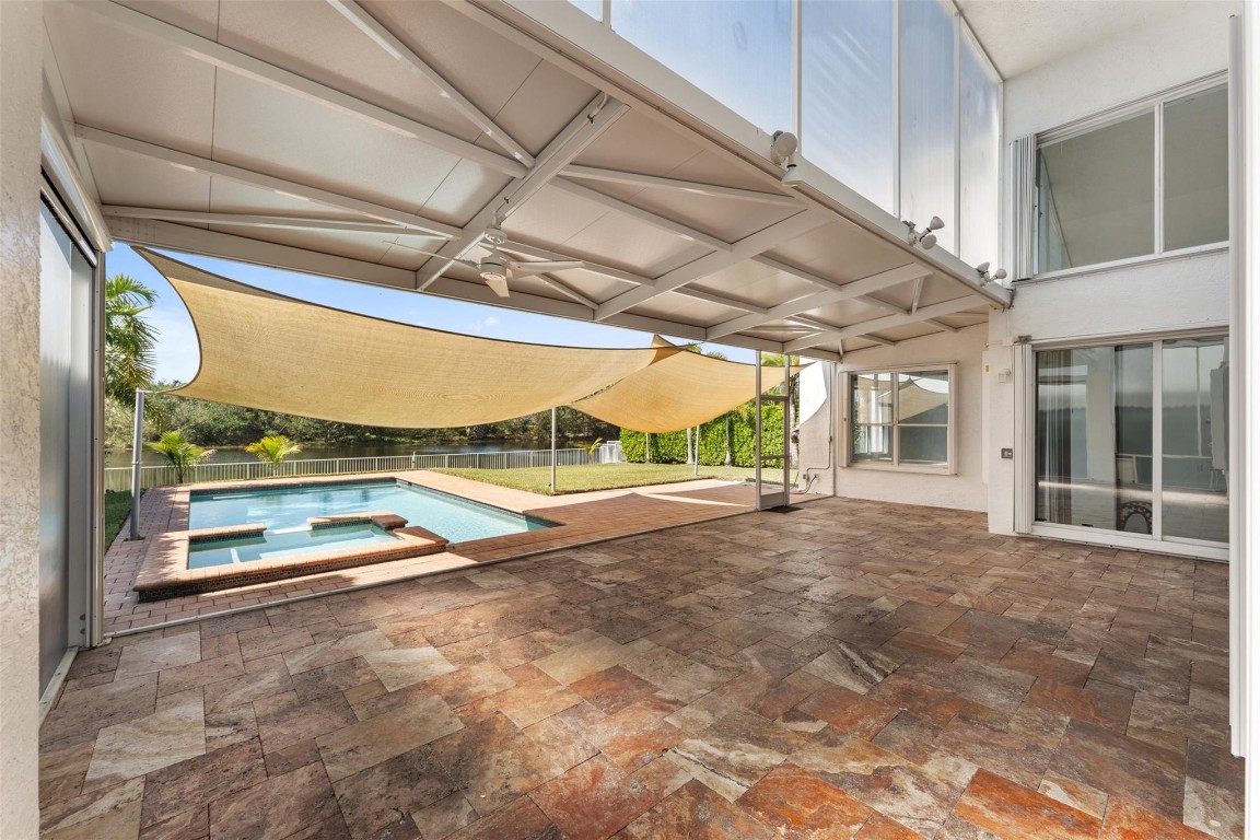 SUNSET LAKES PLAT THREE - Residential