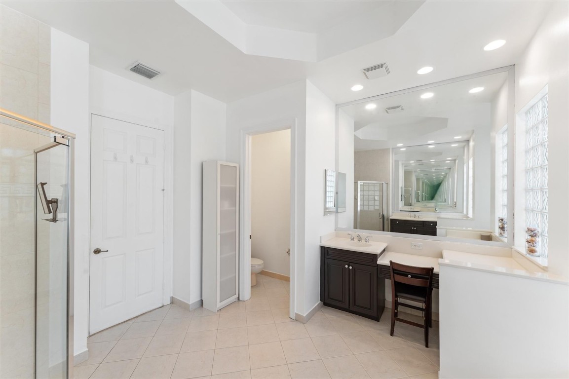 SUNSET LAKES PLAT THREE - Residential