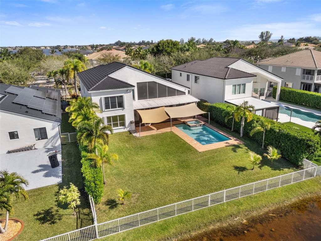 SUNSET LAKES PLAT THREE - Residential