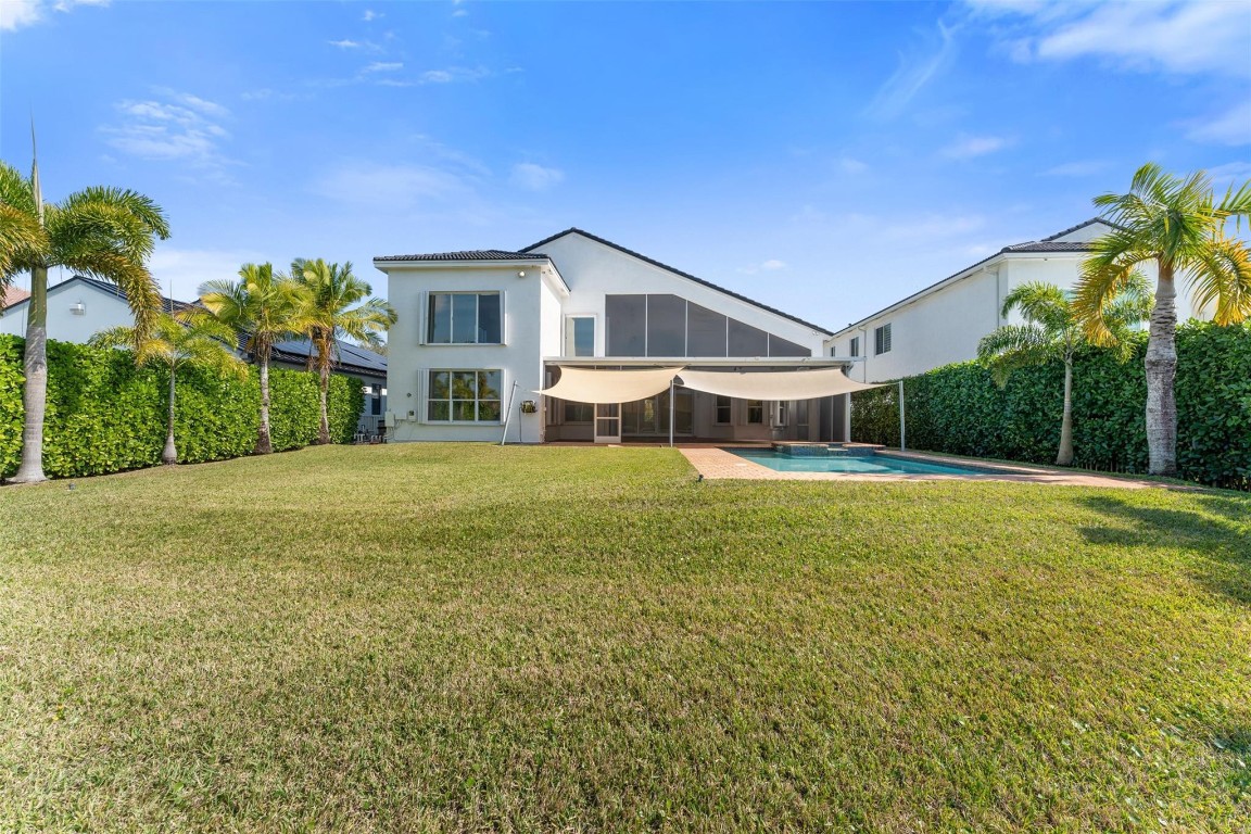 SUNSET LAKES PLAT THREE - Residential