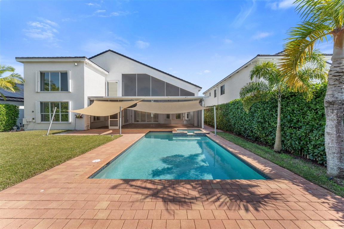 SUNSET LAKES PLAT THREE - Residential