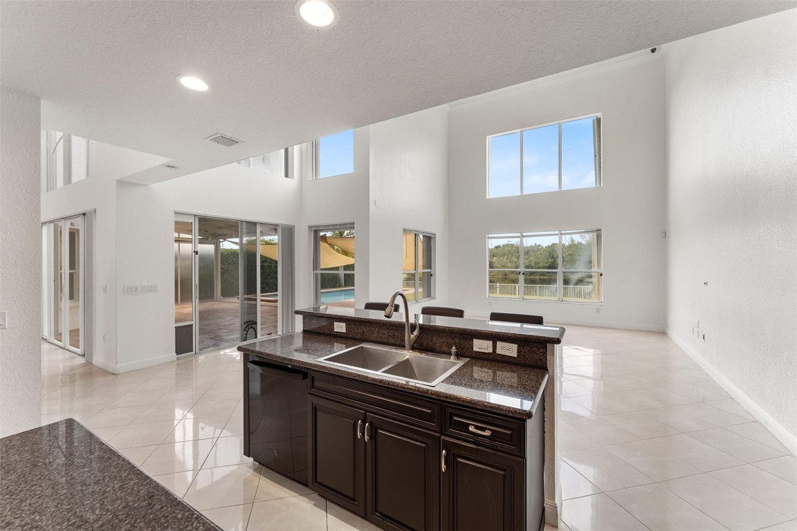 SUNSET LAKES PLAT THREE - Residential