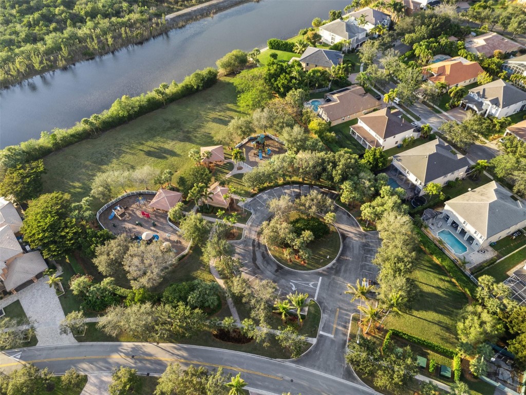 SUNSET LAKES PLAT THREE - Residential