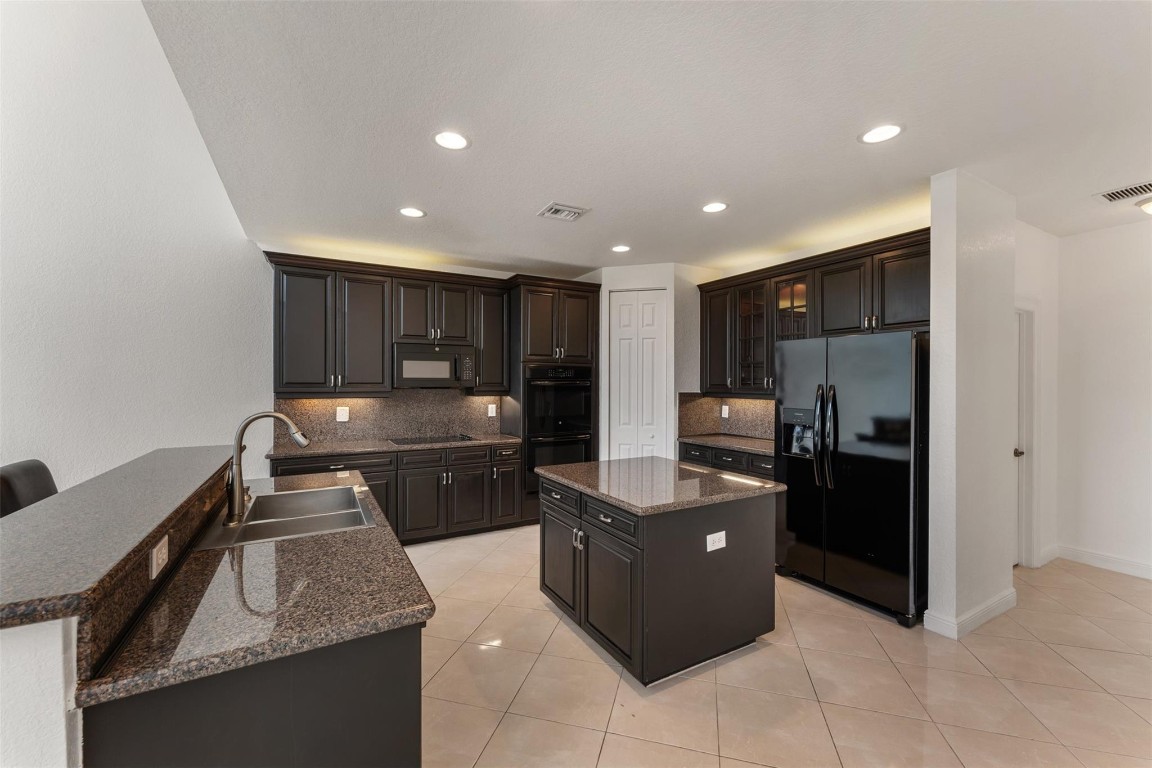 SUNSET LAKES PLAT THREE - Residential