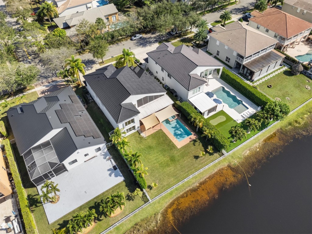 SUNSET LAKES PLAT THREE - Residential