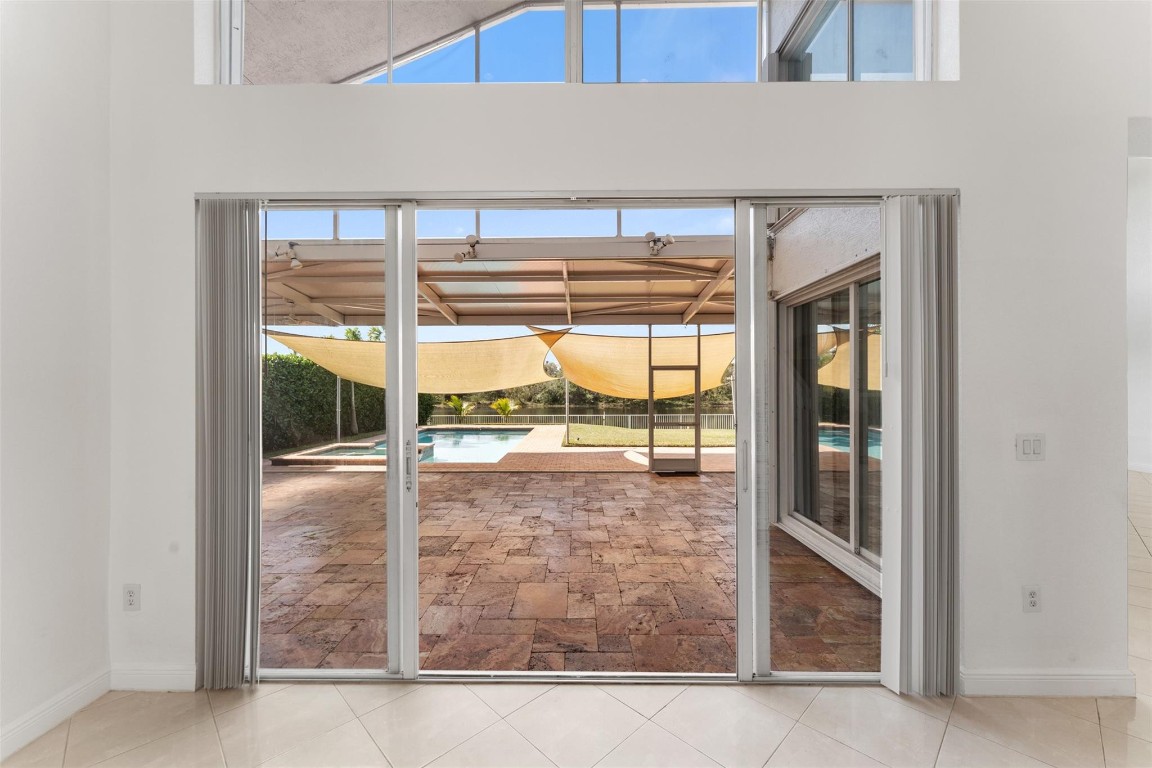 SUNSET LAKES PLAT THREE - Residential