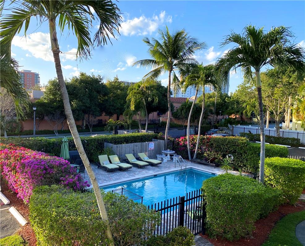 UPSCALE VICTORIA PARK LOCATION, GATED BOUTIQUE COMPLEX, PRIVATE AND LUSHLY LANDSCAPED, THIS IS A
STUNNING UNIT W/NEW LAMINATE FLOORS, WASHER & DRYER IN UNIT, GOURMET KITCHEN W/ S/S APPLIANCES, UPGRADED TILE BACK SPLASH & QUARTZ COUNTER TOPS, EUROSTYLE BATHROOM W/ DECORATIVE TILE INSERTS, GIANT CLOSET W/ORGANIZERS, IMPACT GLASS. WALK TO FRESH MARKET, DINING & ALL NIGHT LIFE, LAS OLAS BLVD --HEATED POOL, GATED PARKING, 1 PARKING SPOT COMES W/ UNIT, ADDITIONAL
GUEST PARKING. OFFERED FOR ANNUAL RENTAL. SMALL <20# QUIET PETS CONSIDERED. NO SMOKERS. MIN CREDIT SCORE 675 & PROOF OF INCOME REQUIRED.