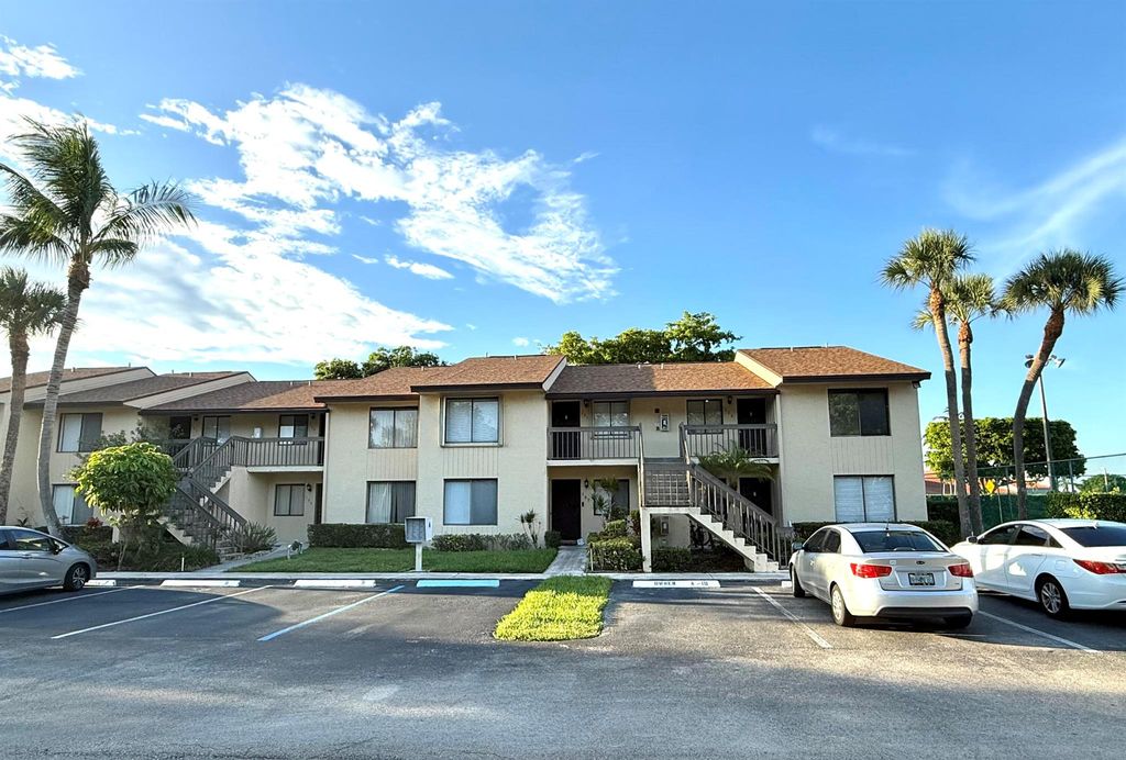 Photo of 6649 Somerset 205 Drive #205, Boca Raton, FL 33433 (MLS # R11102735)