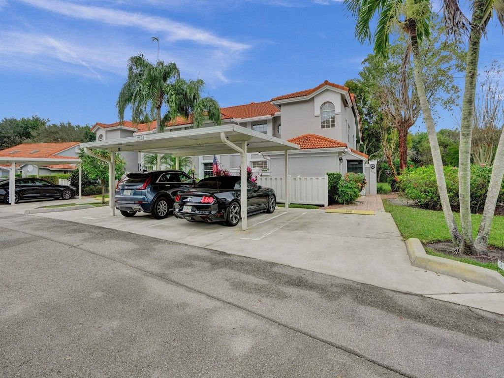 Photo of 7031 Summer Tree Drive #202, Boynton Beach, FL 33437 (MLS # F10419005)