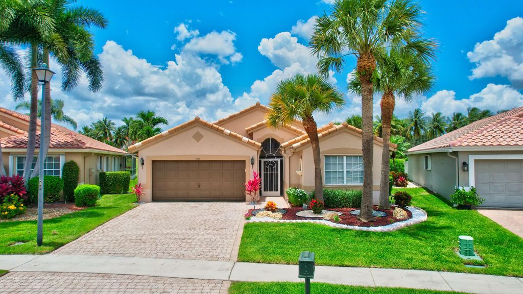 Photo of 7309 Haviland Circle Cir, Boynton Beach, FL 33437 (MLS # R10807588)