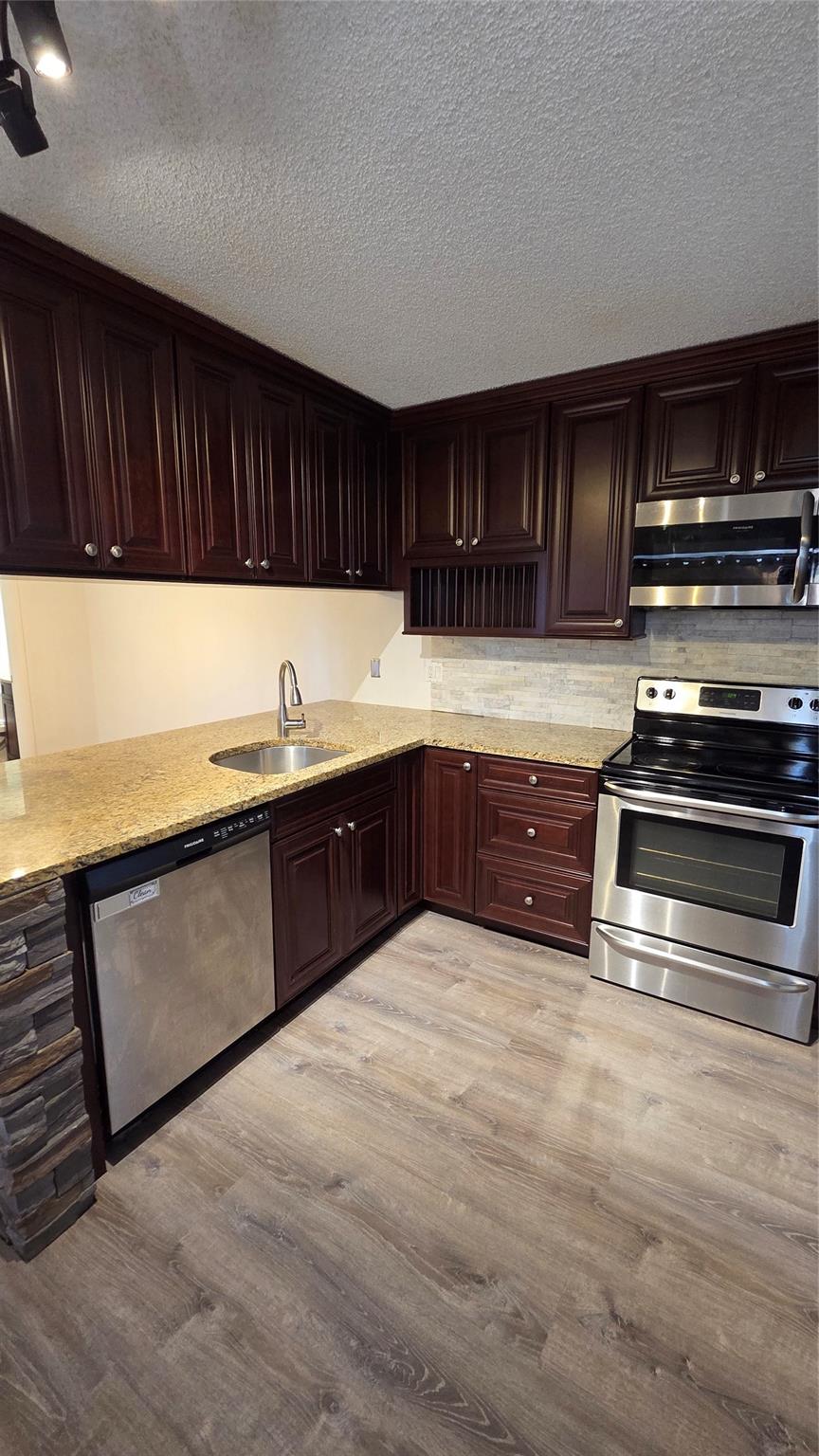 Sunset Trace - Residential