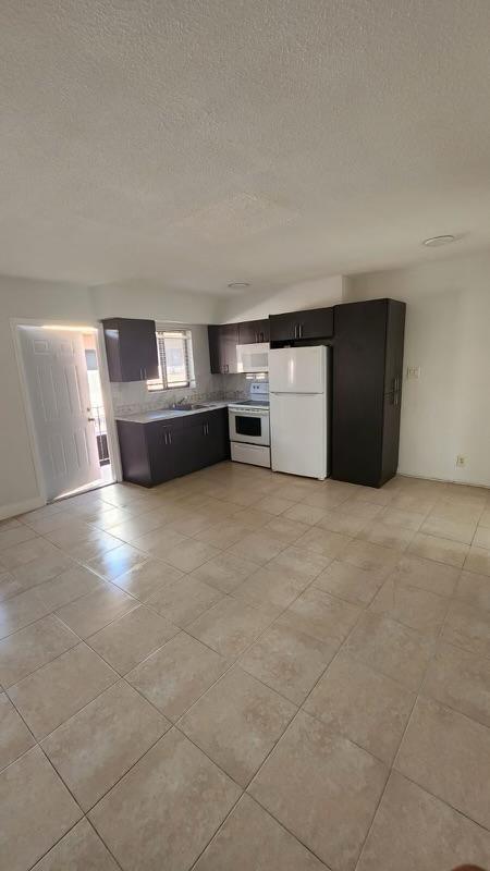 Hollywood Park 4-19 B - Residential Lease