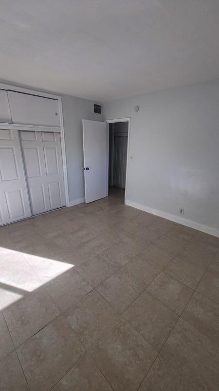 Hollywood Park 4-19 B - Residential Lease