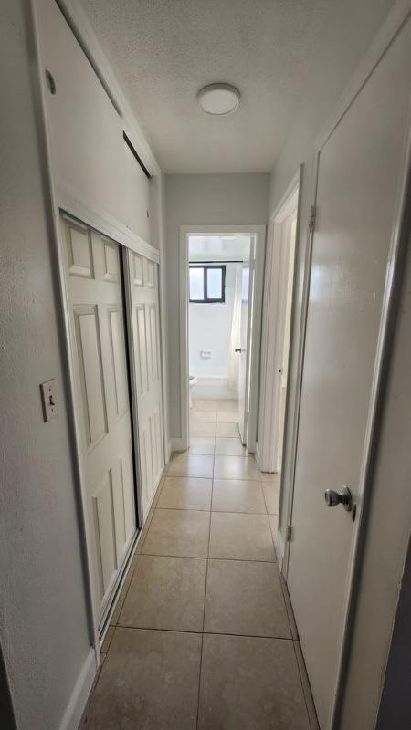 Hollywood Park 4-19 B - Residential Lease