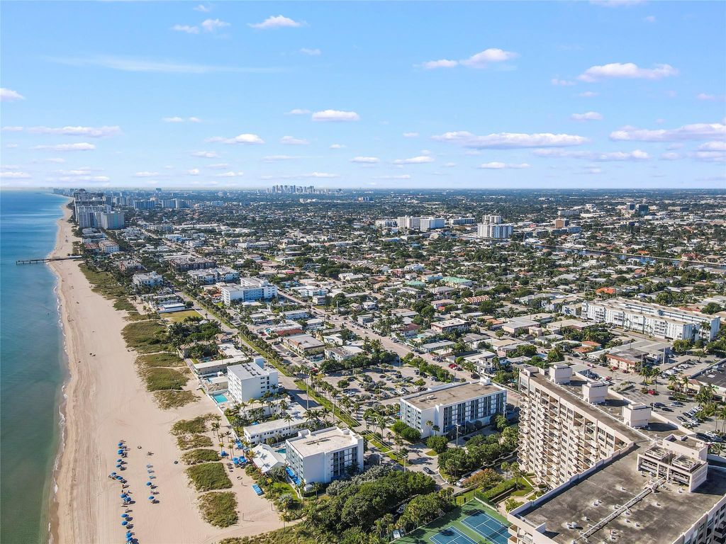 Photo of 4629 E Poinciana Street #209, Fort Lauderdale, FL 33308 (MLS # F10556105)