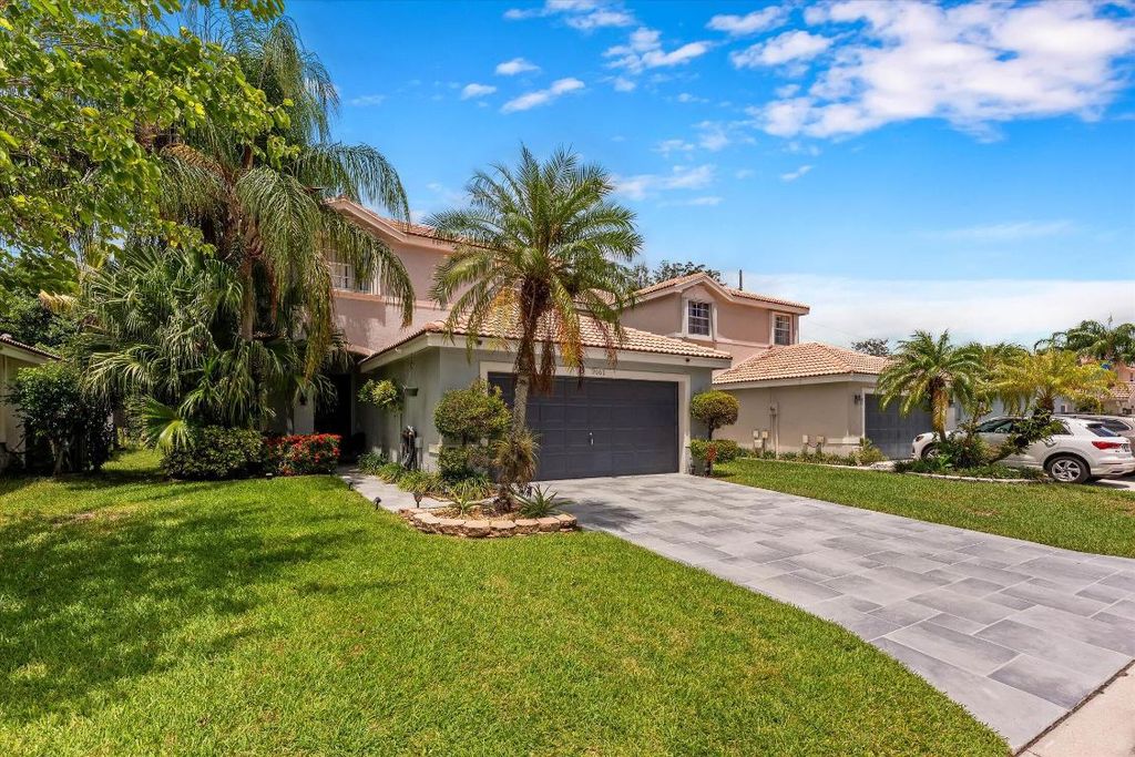 Photo of 7061 Chesapeake Circle, Boynton Beach, FL 33436 (MLS # R11116168)