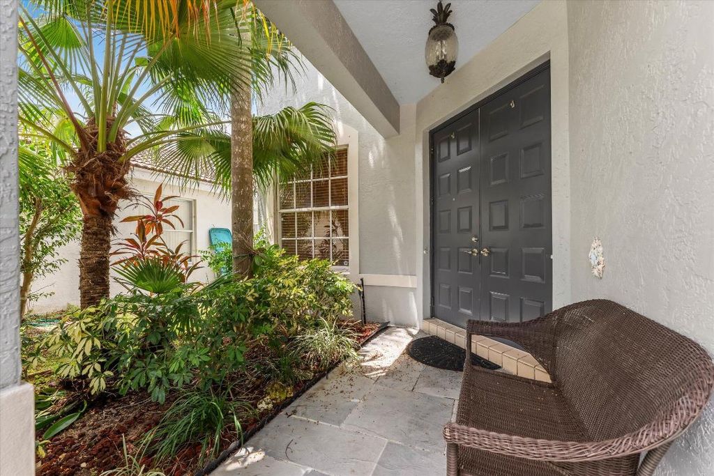 Photo of 7061 Chesapeake Circle, Boynton Beach, FL 33436 (MLS # R11116168)