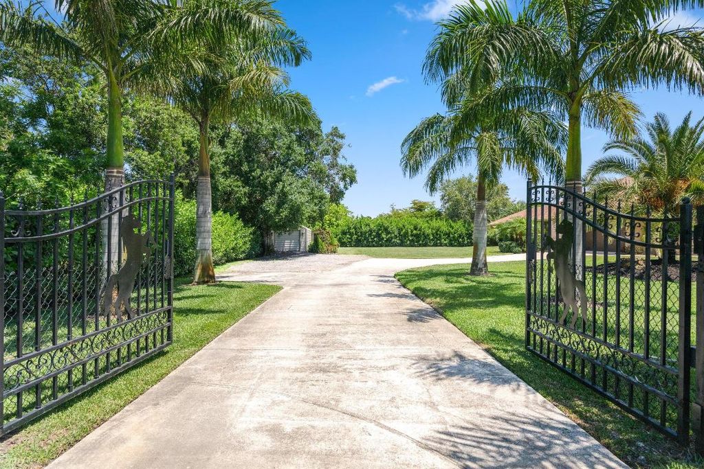 Photo of 17315 Orange Boulevard, Loxahatchee, FL 33470 (MLS # R11146380)