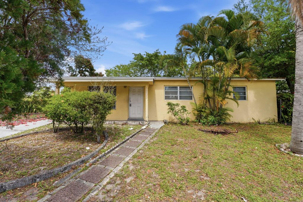 Photo of 1201 NE 206th Street, Miami, FL 33179 (MLS # B26004785)