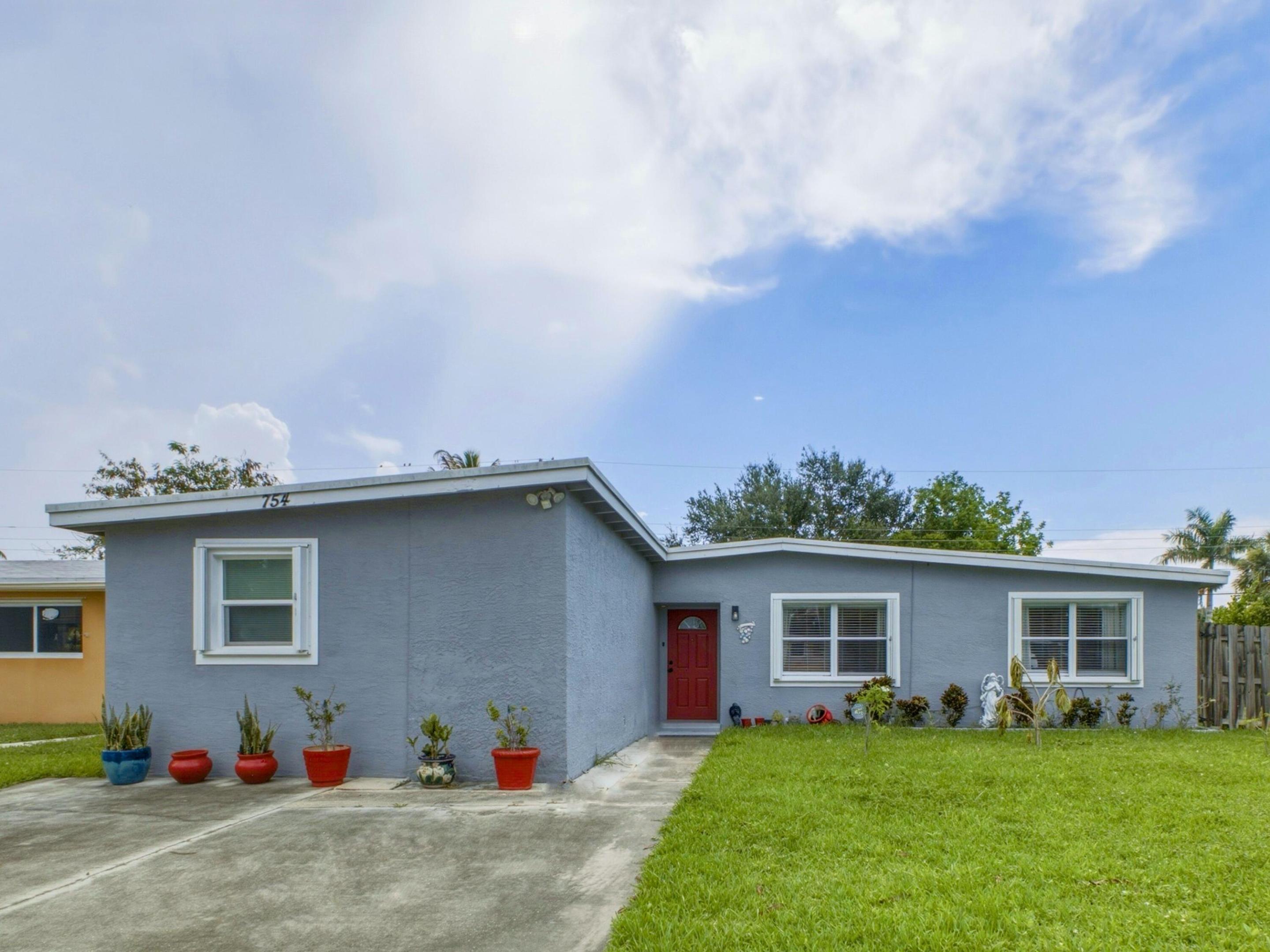 754 Hibiscus Drive