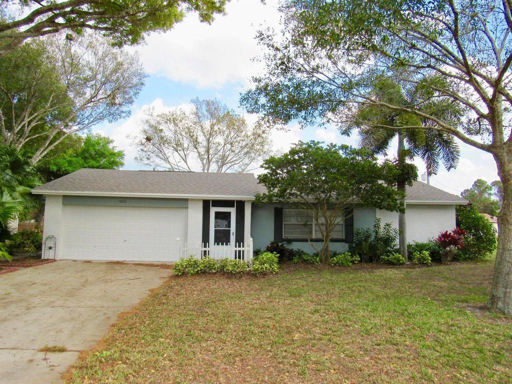 Photo of 5712 Shannon Drive, Fort Pierce, FL 34951 (MLS # R10903714)