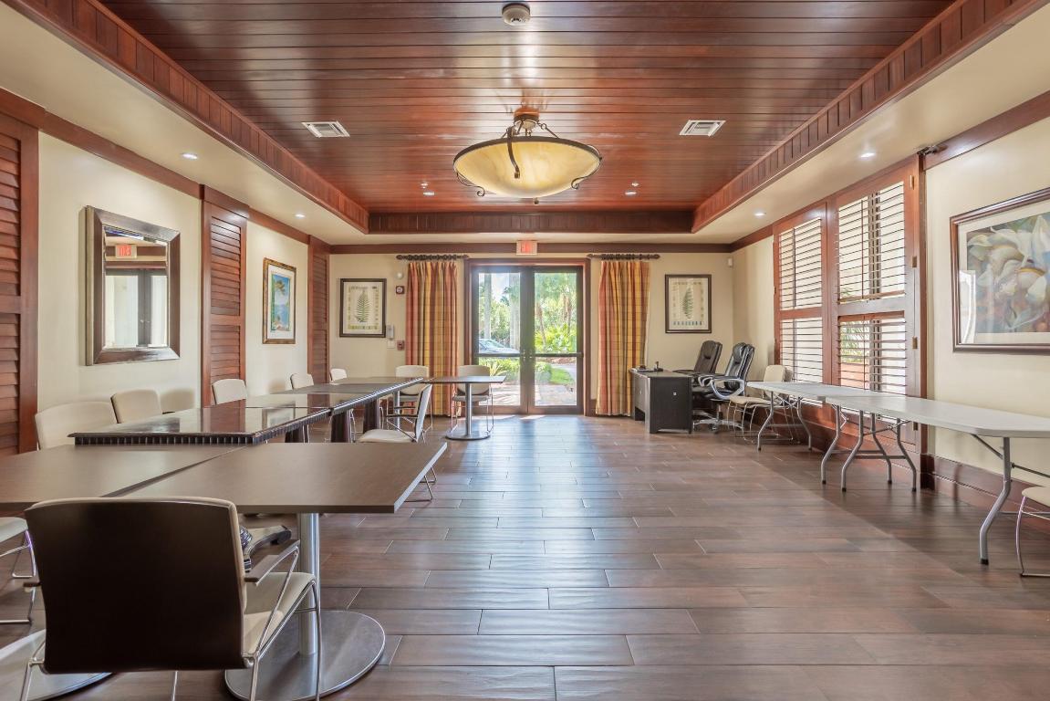 OLYMPIA 2 - Residential Lease