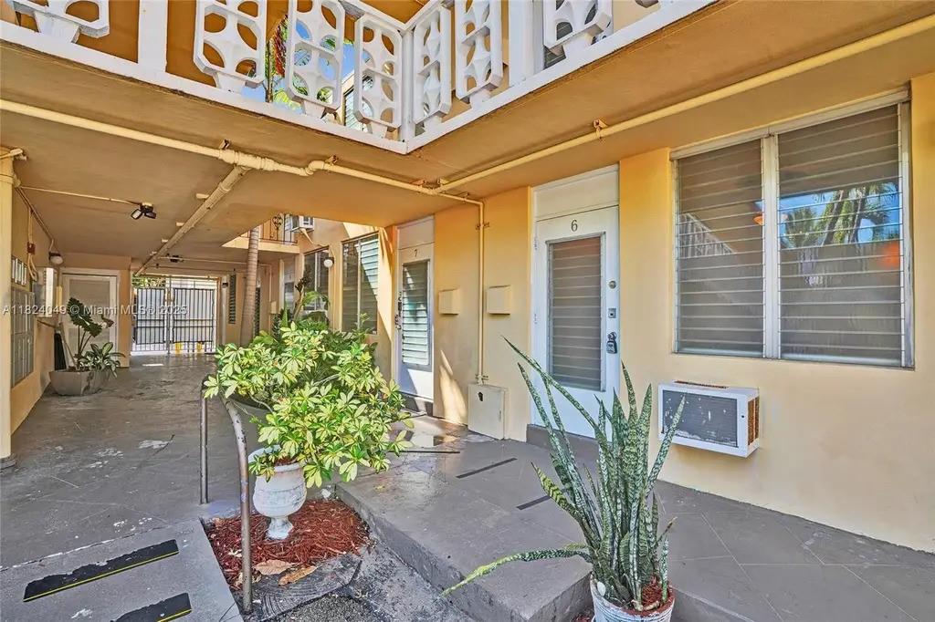 Live in the heart of South of Fifth, just 2 blocks from the beach. This charming first-floor studio offers the rare convenience of assigned parking in one of Miami Beach’s most walkable and desirable neighborhoods. Tucked inside the boutique Southern Star Condo, this residence combines vintage charm with unbeatable location—steps from South Pointe Park, world-class dining, and the vibrant energy of Ocean Drive.