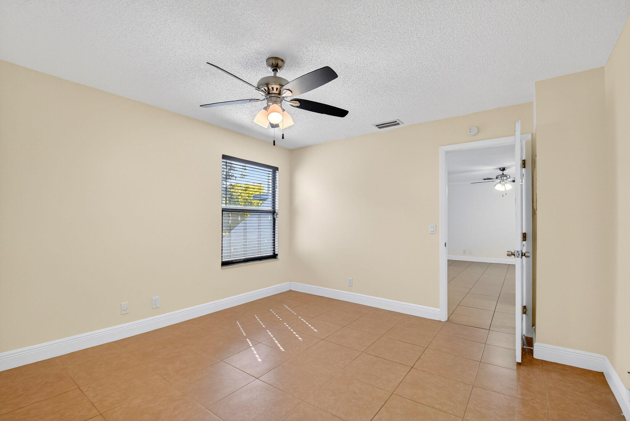 CROSSINGS OF BOYNTON BEACH CONDO - Residential