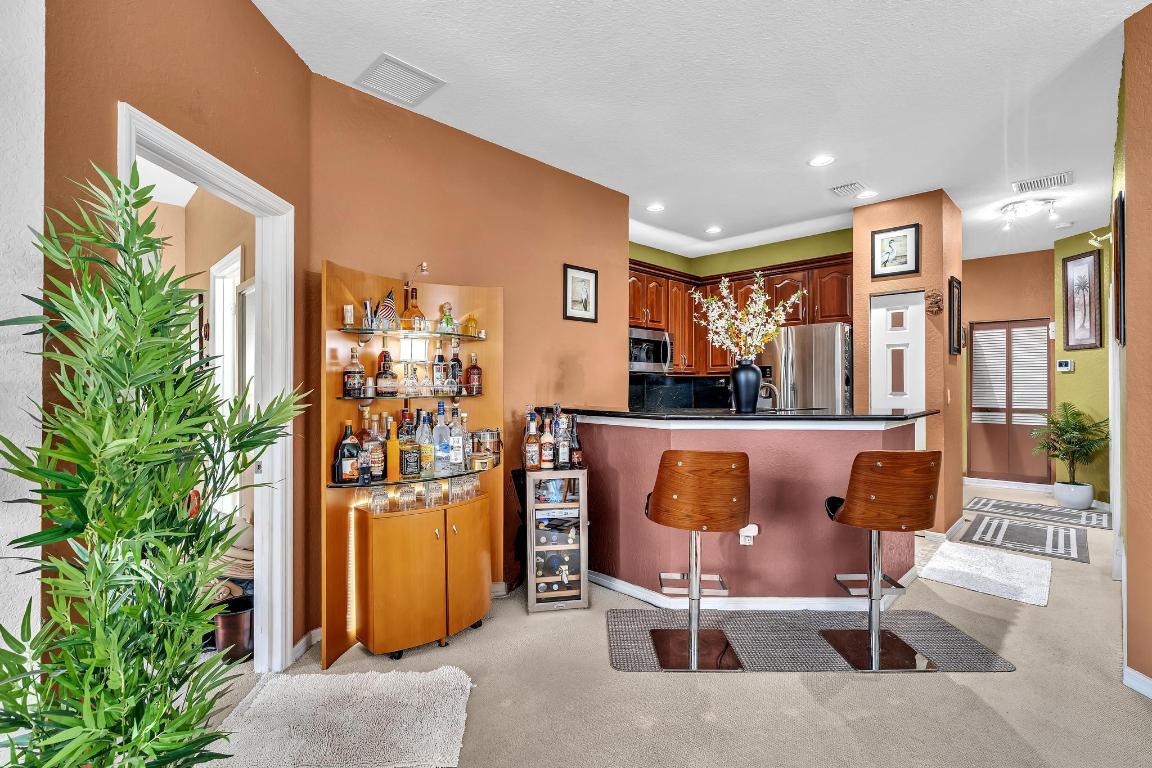 HAMPTON HILLS CONDO - Residential