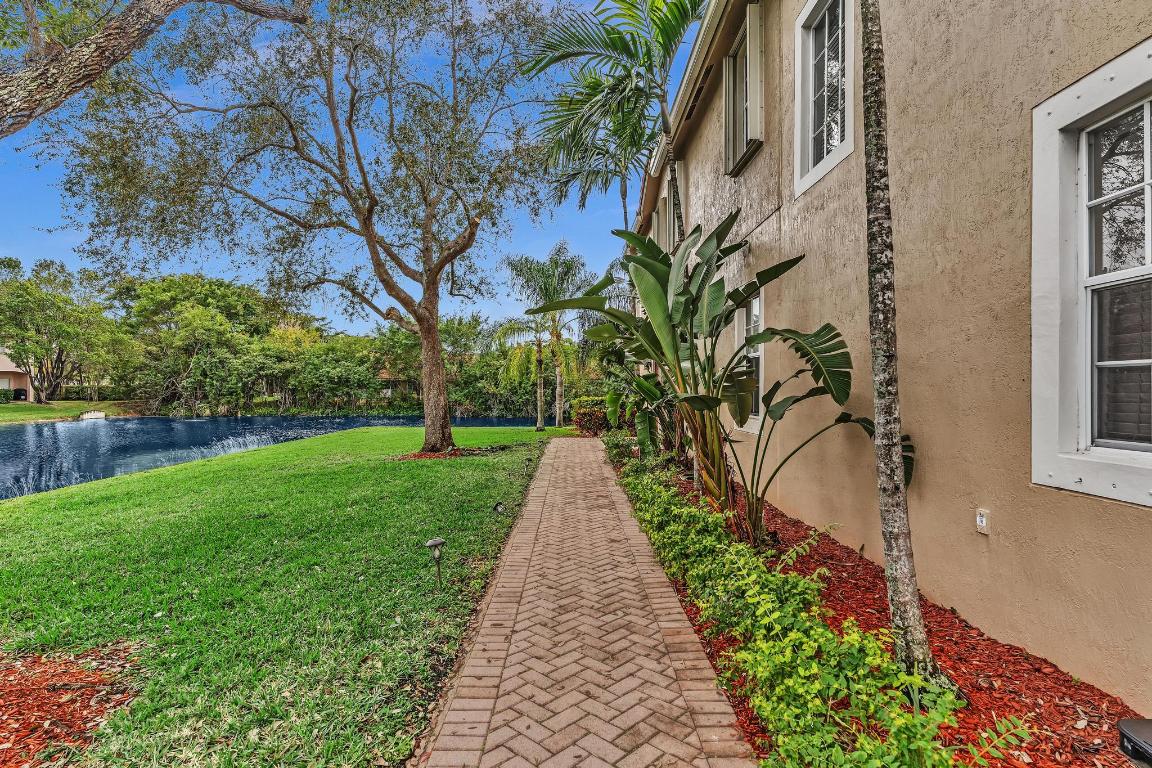 HAMPTON HILLS CONDO - Residential