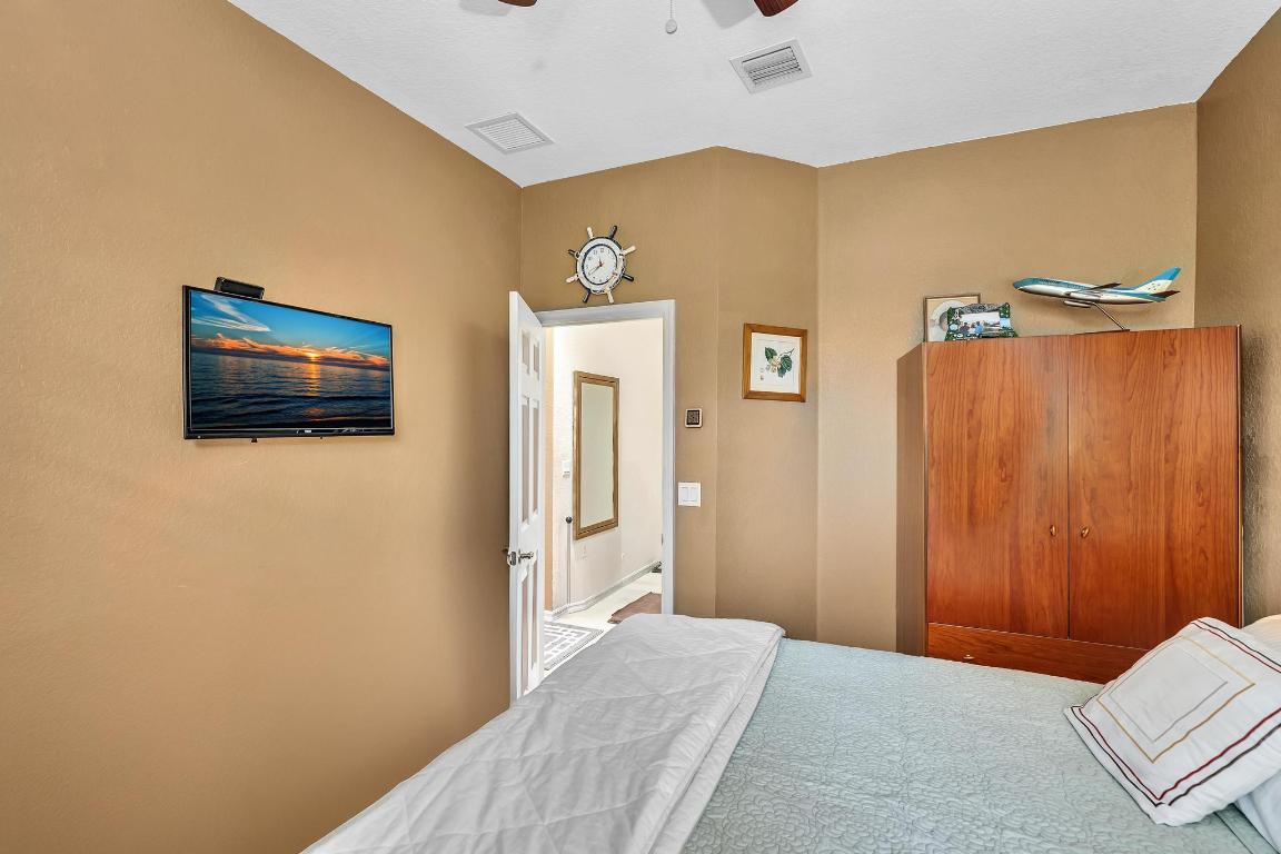 HAMPTON HILLS CONDO - Residential