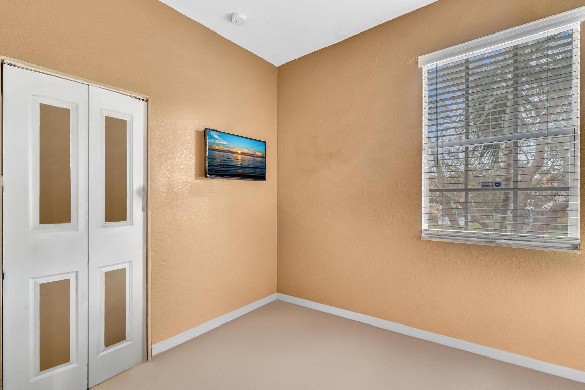 HAMPTON HILLS CONDO - Residential