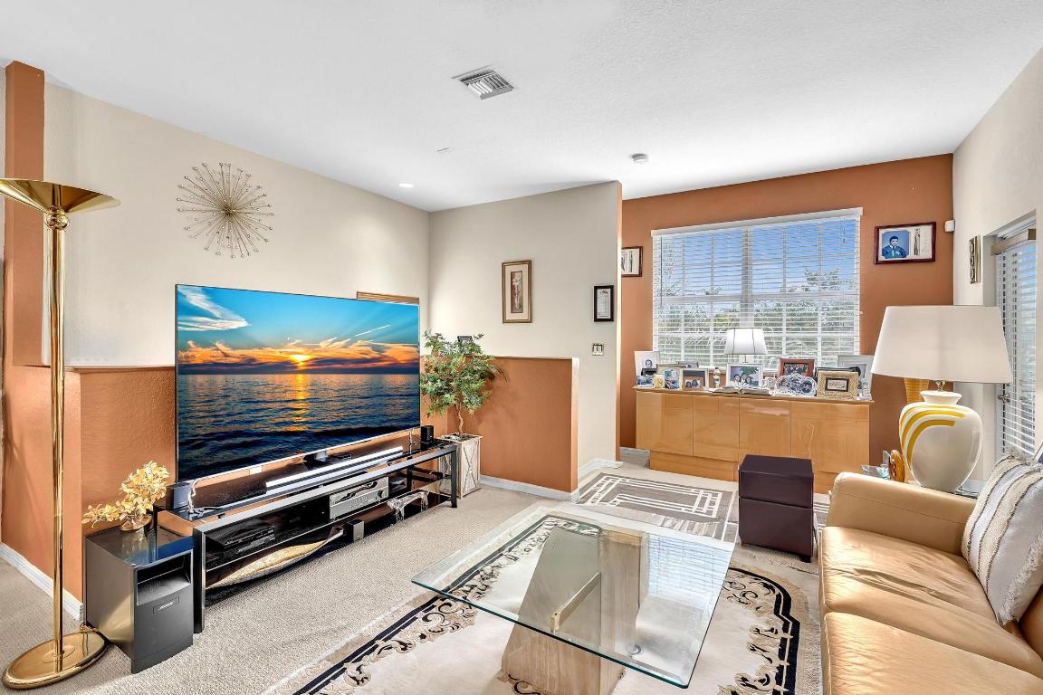 HAMPTON HILLS CONDO - Residential